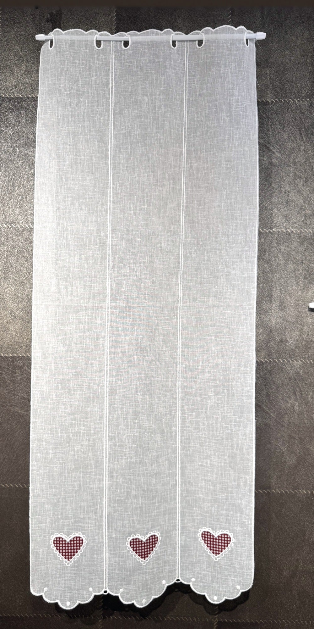 Brise-bise cœur vichy rouge, hauteur 120 cm — voilage brodé fabriqué en France