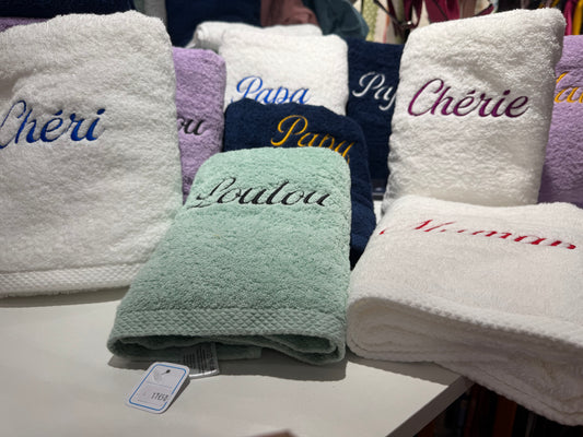 Serviette personnalisée brodée en Alsace