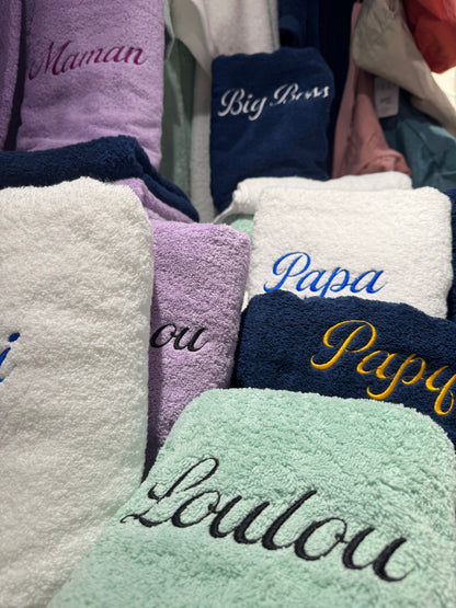 Serviette personnalisée brodée en Alsace
