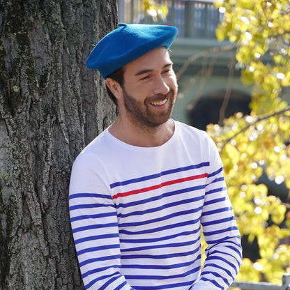 Béret basque outre-mer porté par un homme